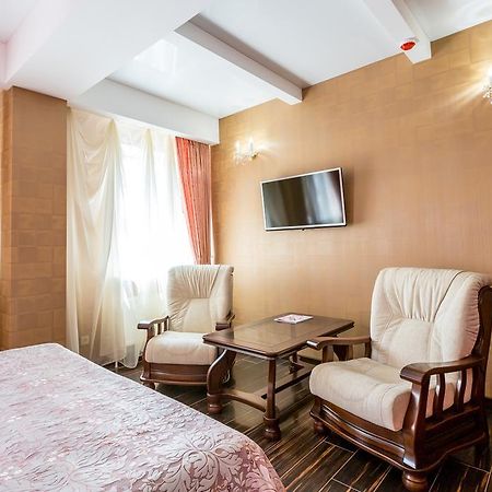 Hotel Premier 카미얀스케 외부 사진